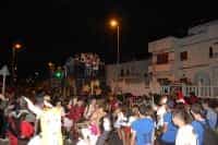 La cabalgata del Carnaval Costa de Mogán inunda las calles de Arguineguín