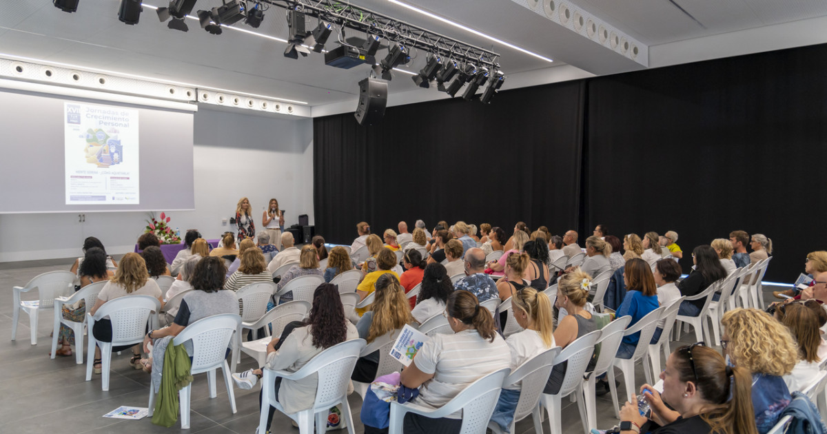 Cerca de un centenar de personas aprenden a manejar el estrés en las Jornadas de Crecimiento Personal de Mogán