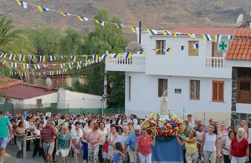 Veneguera culmina sus fiestas con la procesión en honor a la Virgen de Fátima
