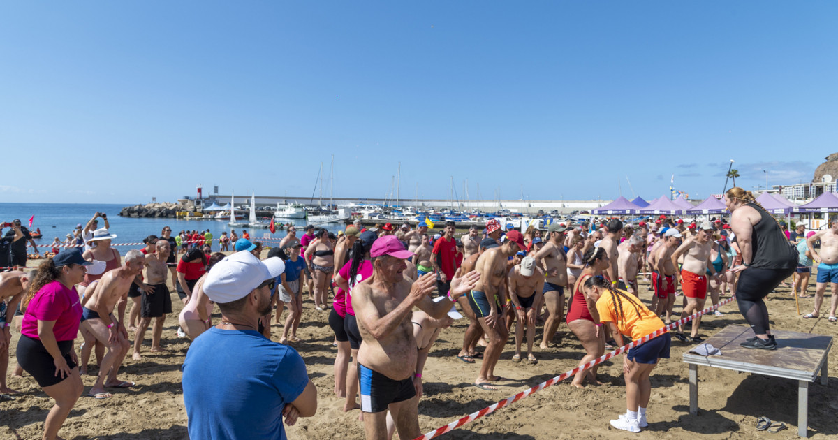 470 personas con discapacidad disfrutan en Mogán de actividades acuáticas y en la arena