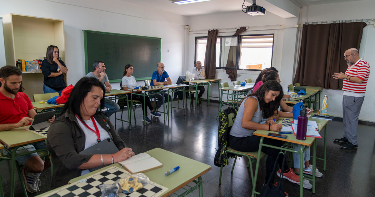 El Ayuntamiento da continuidad  al proyecto que emplea el ajedrez para atender a alumnado con neurodiversidad