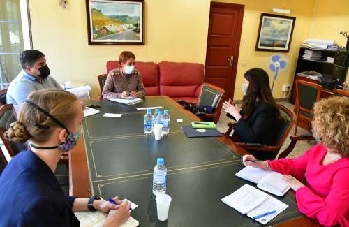 Onalia Bueno se reúne con representantes de la Embajada de Estados Unidos interesadas en la crisis migratoria