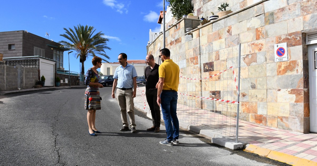 El Ayuntamiento de Mogán rehabilita las aceras y bordillos de la calle Guacimara