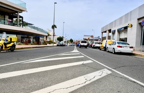 Mogán inicia los trámites para asfaltar y rehabilitar en Puerto Rico la avenida Tomás Roca Bosch y las calles El Hierro y Granada