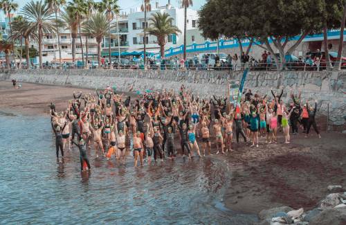 Elena Sarmiento y Martín Suárez triunfan la distancia reina de Anfi Mogán Open Water