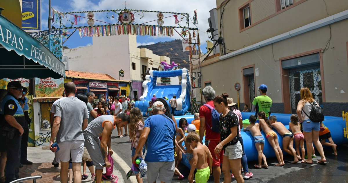 El Festival del Agua Mogán H2O llena las calles del casco de atracciones acuáticas