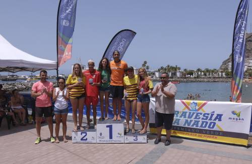 Daniel Sánchez y Carla Chaar, vencedores de la XIII Travesía a Nado Eufemiano Verde Taurito-Playa de Mogán