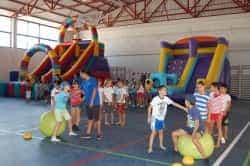 Un centenar de niños se despiden de la Escuela Deportiva de Verano con una gran fiesta