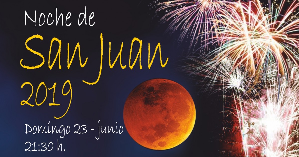 Concierto de Los Salvapantallas, fuegos artificiales y hoguera en la noche de San Juan moganera