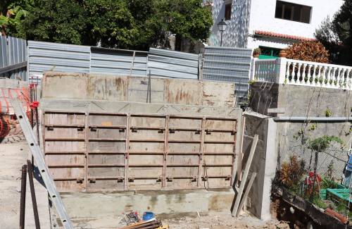 Mogán rehabilita un tramo de la calle  Tajinaste mediante un muro de contención
