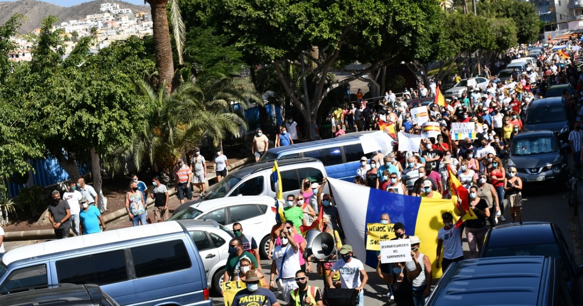 La ciudadanía se manifiesta en Arguineguín por la inacción del Estado en la gestión de la crisis migratoria en Canarias