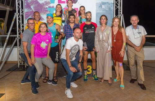 Más de 100 corredores compiten en la I Vertical Race de Mogán