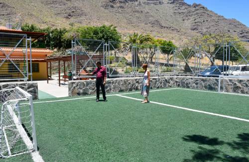 El Ayuntamiento de Mogán invierte 39.500 euros en la nueva cancha deportiva de El Horno