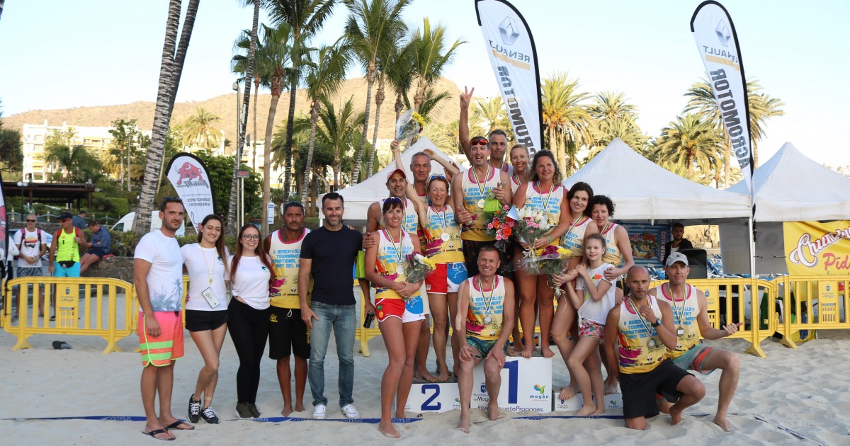 Más de 100 participantes se disputan el II Torneo Master Internacional de Vóley Anfi del Mar