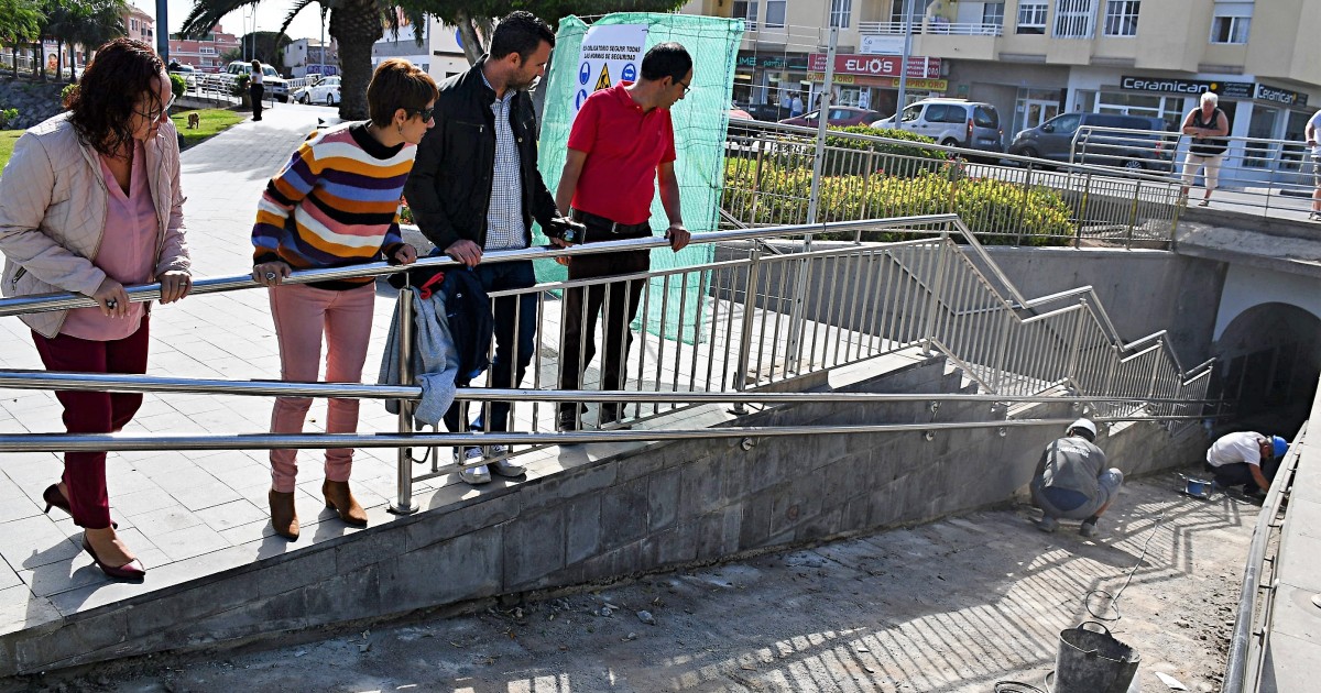 El Ayuntamiento de Mogán mejora las rampas de acceso a la plaza Pérez Galdós