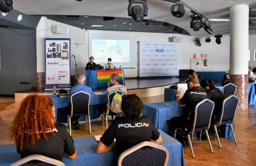 160 efectivos concluyen en Mogán la formación en materia de delitos de odio al colectivo LGTBI+