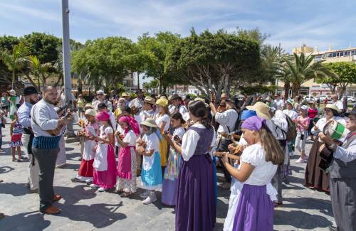 Mogán celebra el Día de Canarias  a ritmo de folclore