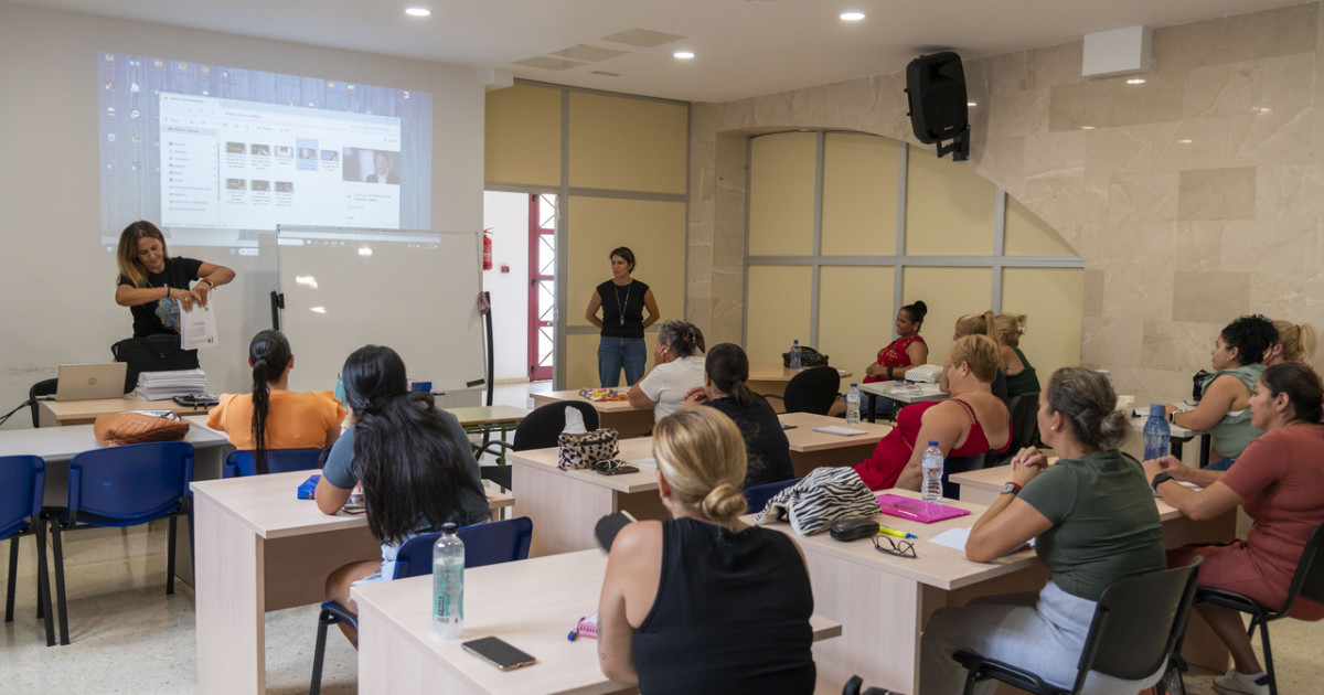 22 mujeres completan el  Curso de Gobernanta organizado  por el Ayuntamiento