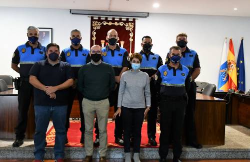 Cinco agentes de la Policía Local de Mogán toman posesión como oficiales