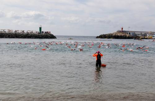 Fernando Marián y Flavia Maunder ganan la primera edición de Gloria Mogán Open Water en la distancia de 10,1 kilómetros