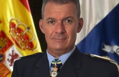 Jorge Alemán, jefe de la Policía Local de Mogán, recibe la Cruz de la Orden del Mérito de la Guardia Civil