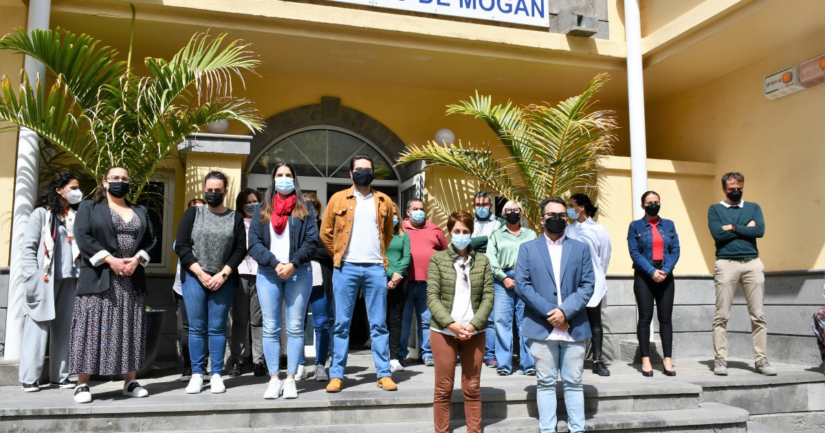 Mogán guarda cinco minutos de  silencio en solidaridad con Ucrania