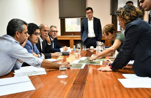 Onalia Bueno propone soluciones al Cabildo y al Gobierno de Canarias para garantizar la conexión entre Taurito y Playa de Mogán