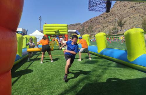 500 personas disfrutan de la Family Jumping Mogán