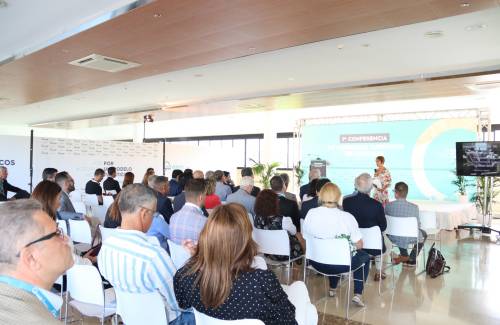 Onalia Bueno apuesta por la formación continua en la I Conferencia de Municipios Turísticos de Canarias